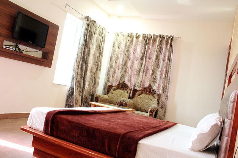 Grace Hotel Karnāl Esterno foto