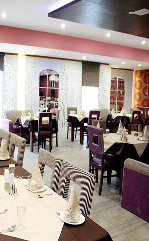 Grace Hotel Karnāl Esterno foto