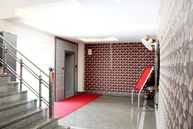 Grace Hotel Karnāl Esterno foto