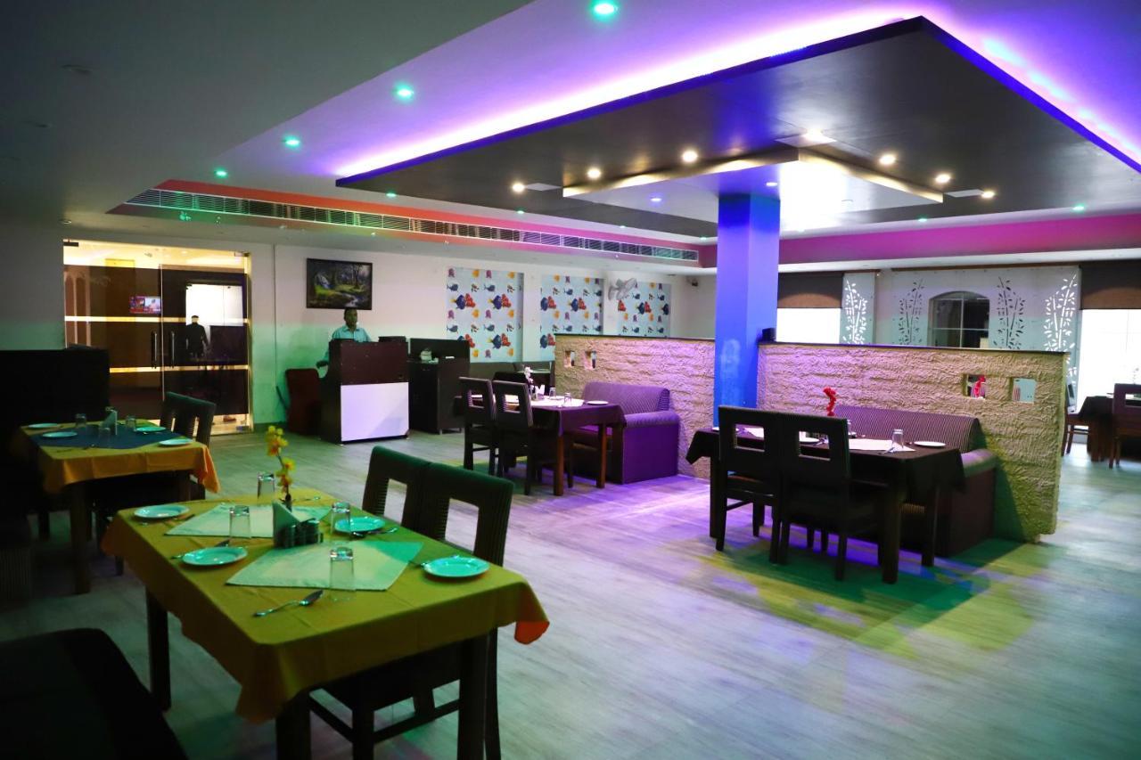 Grace Hotel Karnāl Esterno foto